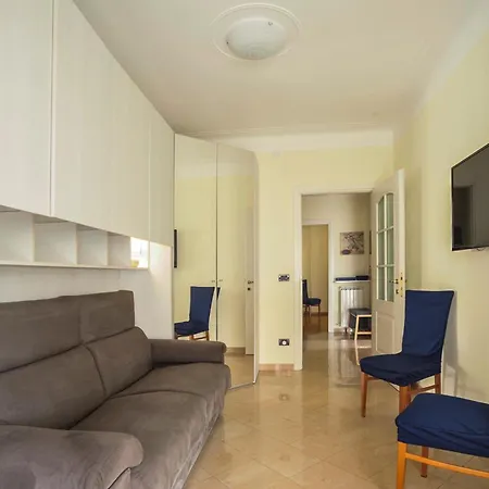 Casa Carina Centro Citta Con Garage Privato Апартаменты *