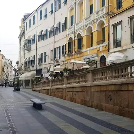 Апартаменты Casa Carina Centro Citta Con Garage Privato