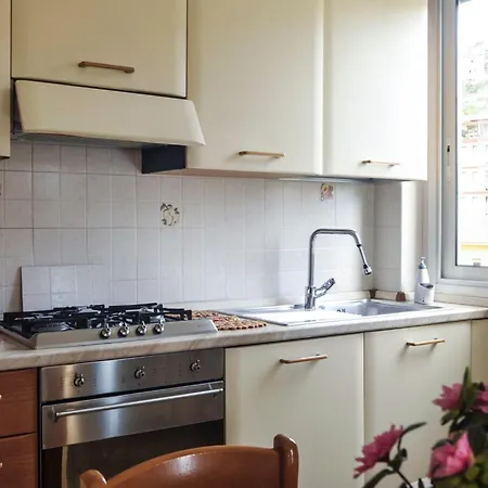 Casa Carina Centro Citta Con Garage Privato Апартаменты *