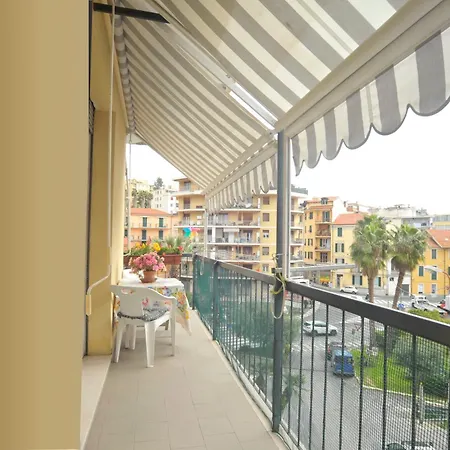 Casa Carina Centro Citta Con Garage Privato * Санремо
