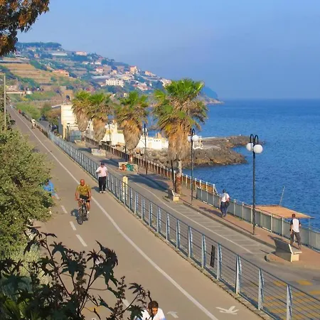 Casa Carina Centro Citta Con Garage Privato Санремо