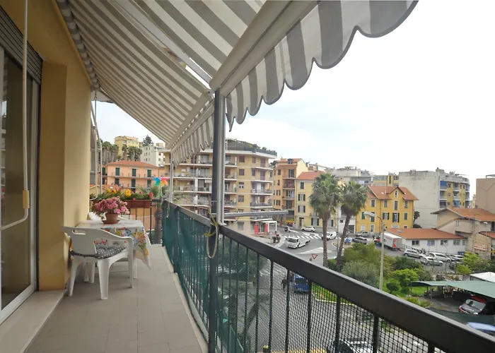 Casa Carina Centro Citta Con Garage Privato Σαν Ρέμο